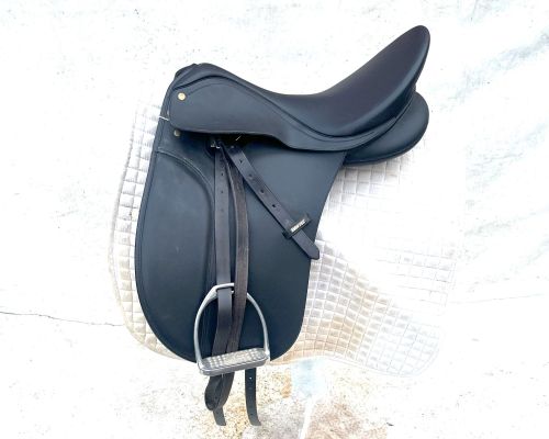 WINTEC DRESSAGE SADDLE